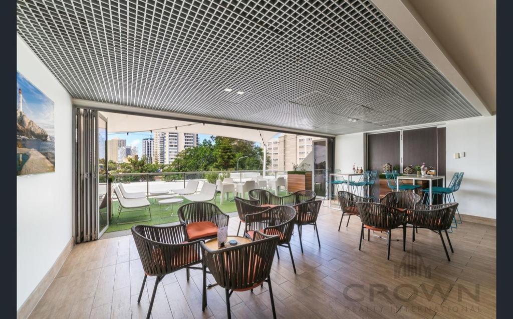 High Floor Ocean View At Surfers Paradise - Hotel Studio Gold Coast Buitenkant foto